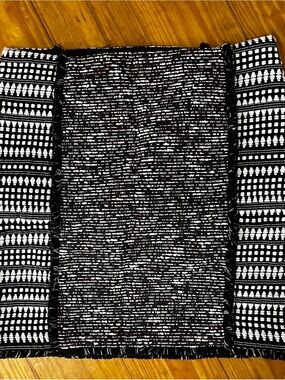 LOFT Black and White Textured Pencil Skirt